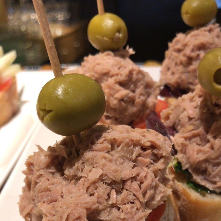 Atún con aceituna